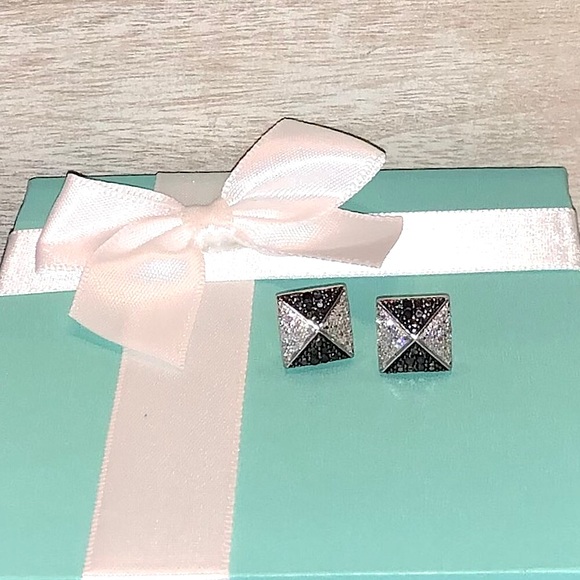 NEW .52ctw Black/White Natural Diamond Earrings - Picture 2 of 16